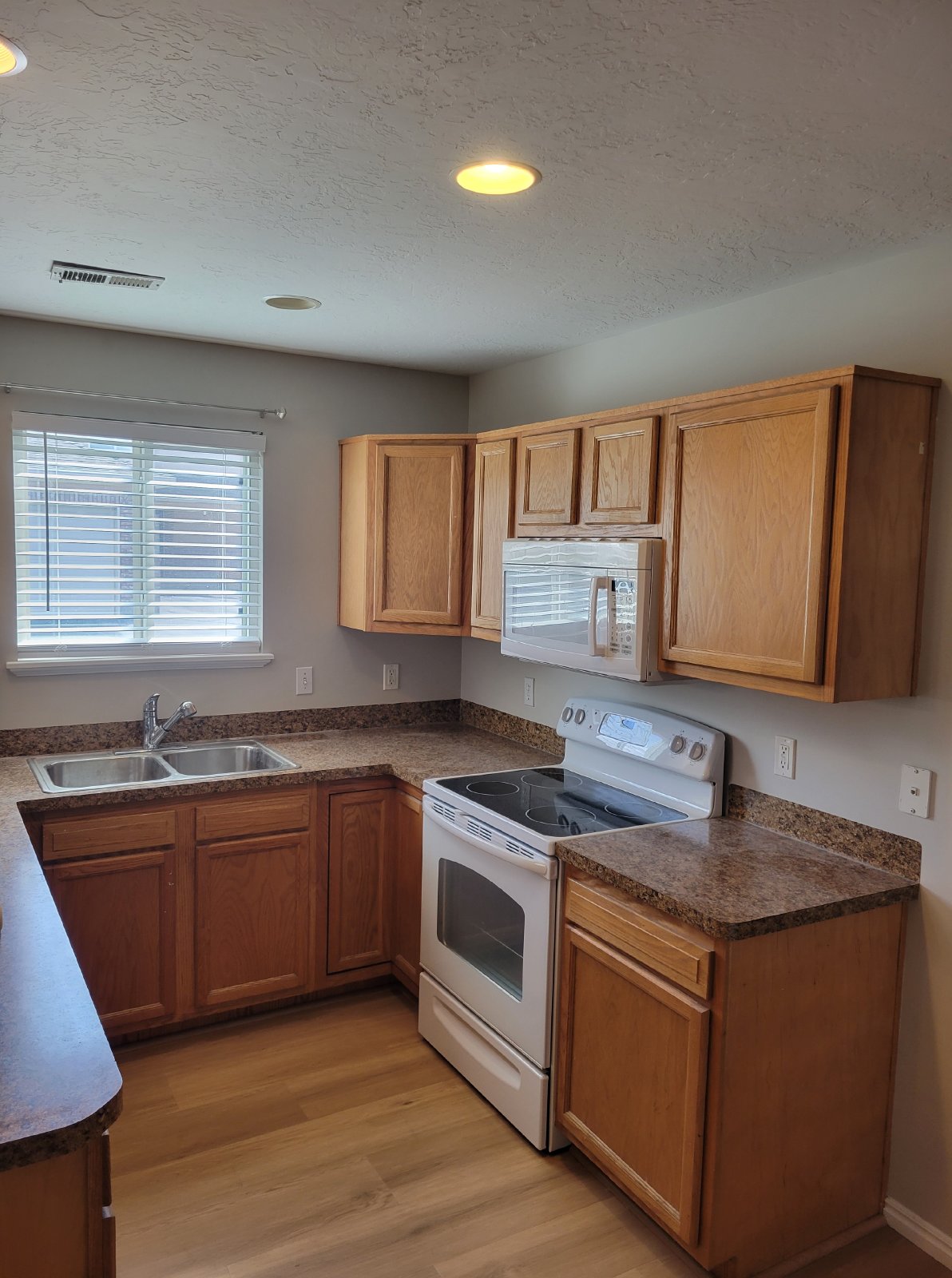 3 Bedroom Harrisville Townhouse! property image