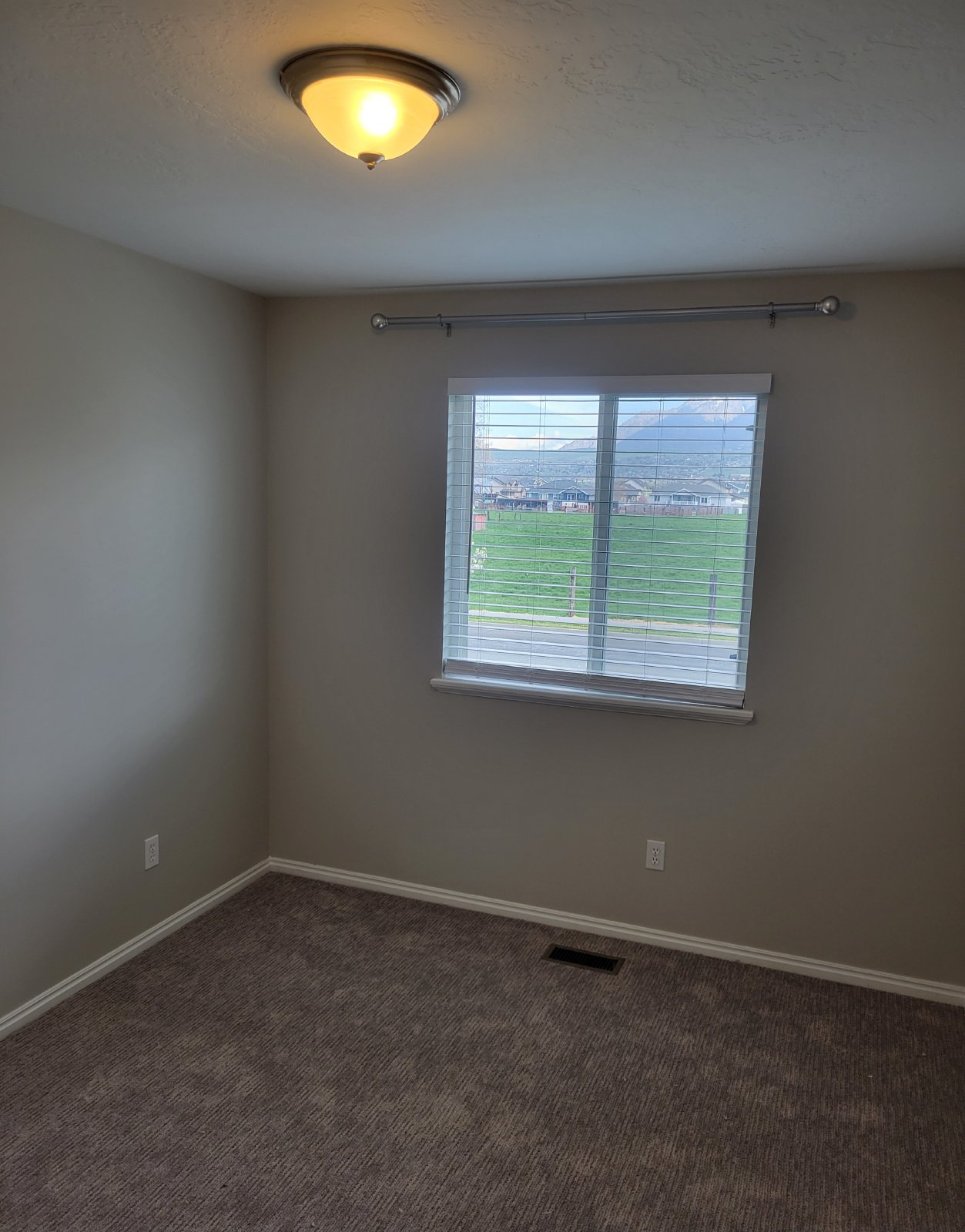 3 Bedroom Harrisville Townhouse! property image