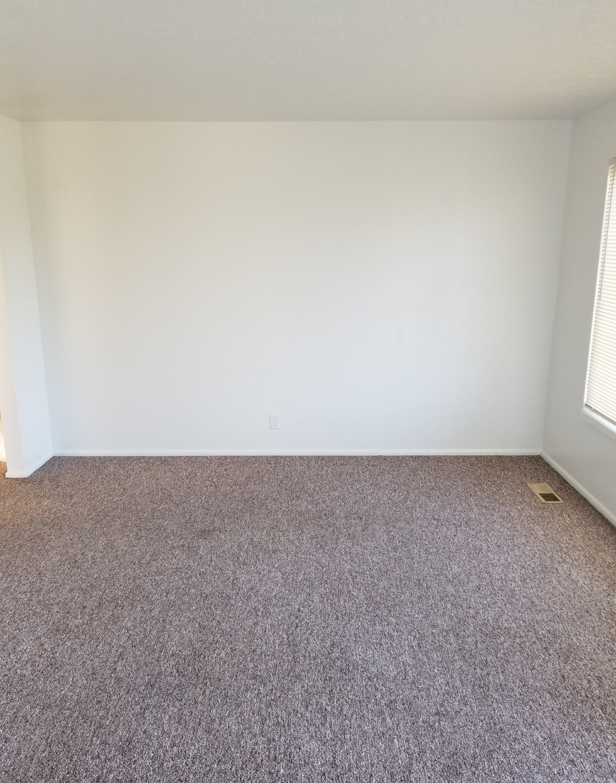 Upstairs 2 Bedroom Duplex! property image