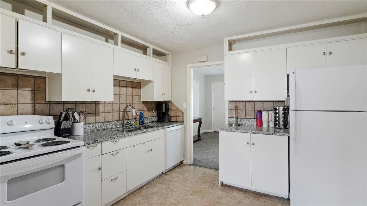 4 Bedroom Rambler Home! property image