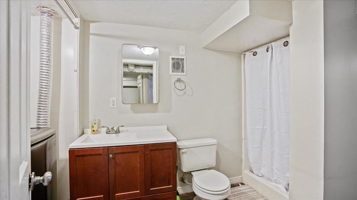 4 Bedroom Rambler Home! property image