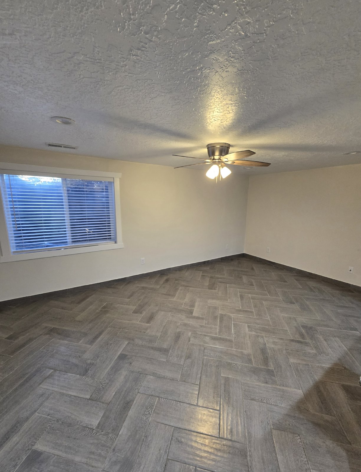 Pleasant View Basement Apartment! property image