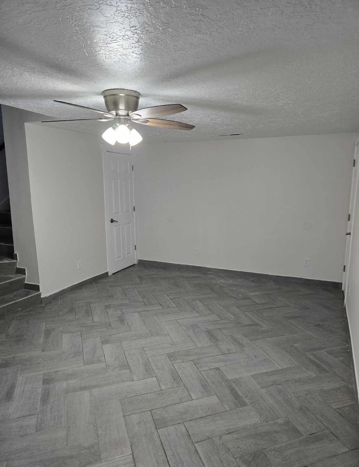 Pleasant View Basement Apartment! property image