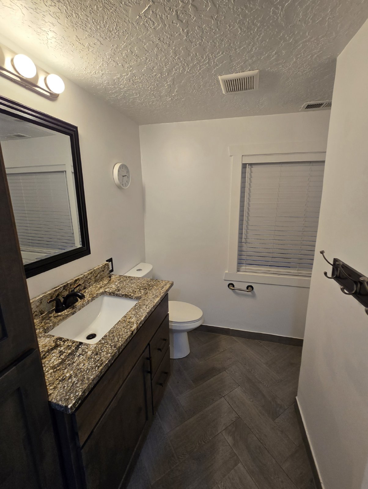 Pleasant View Basement Apartment! property image