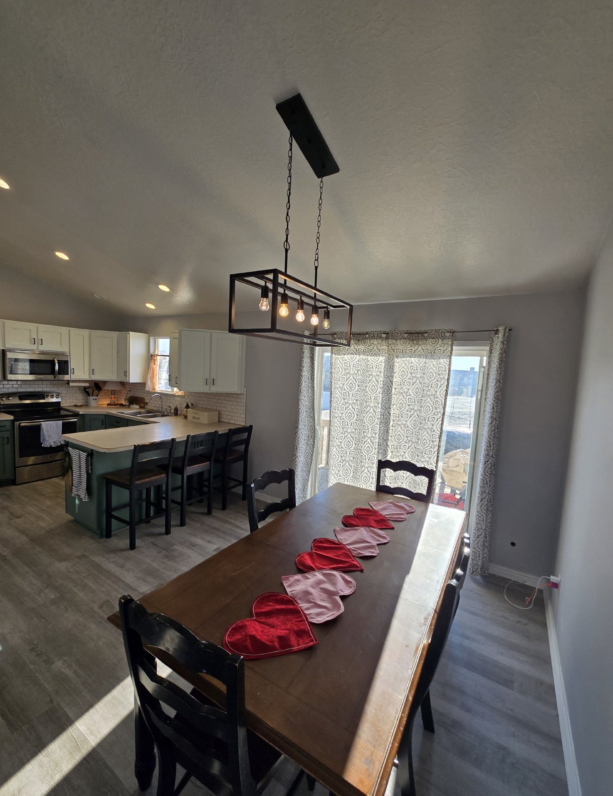 4 Bedroom Roy Home! property image