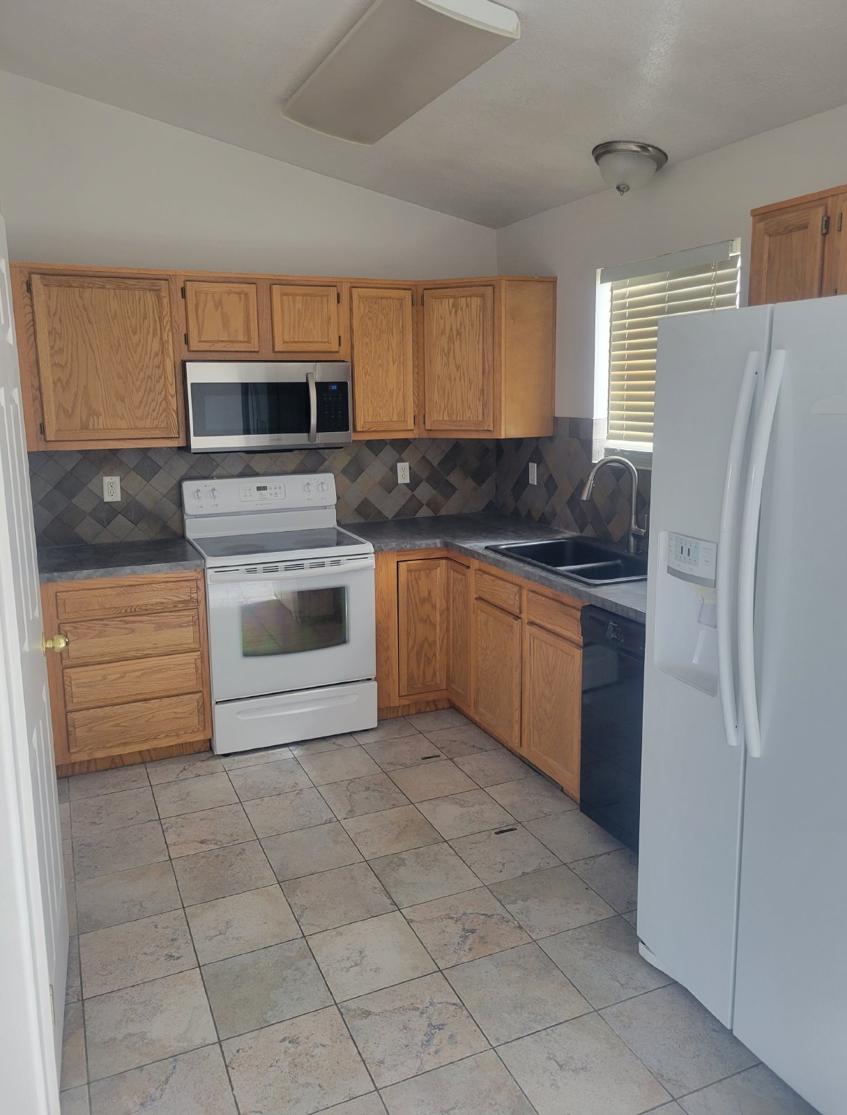 4 Bedroom Clinton Home property image