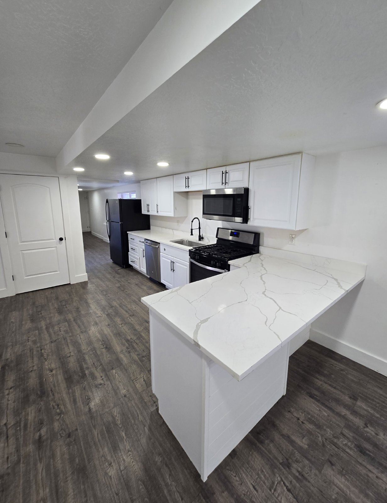 Updated 3 Bedroom Dowstairs Duplex! property image