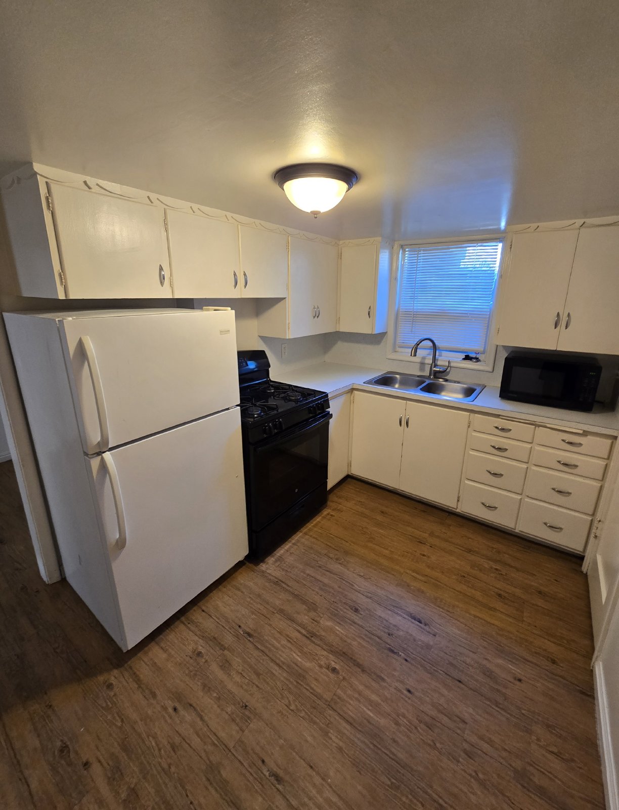 1 Bedroom Ogden Tri-plex property image