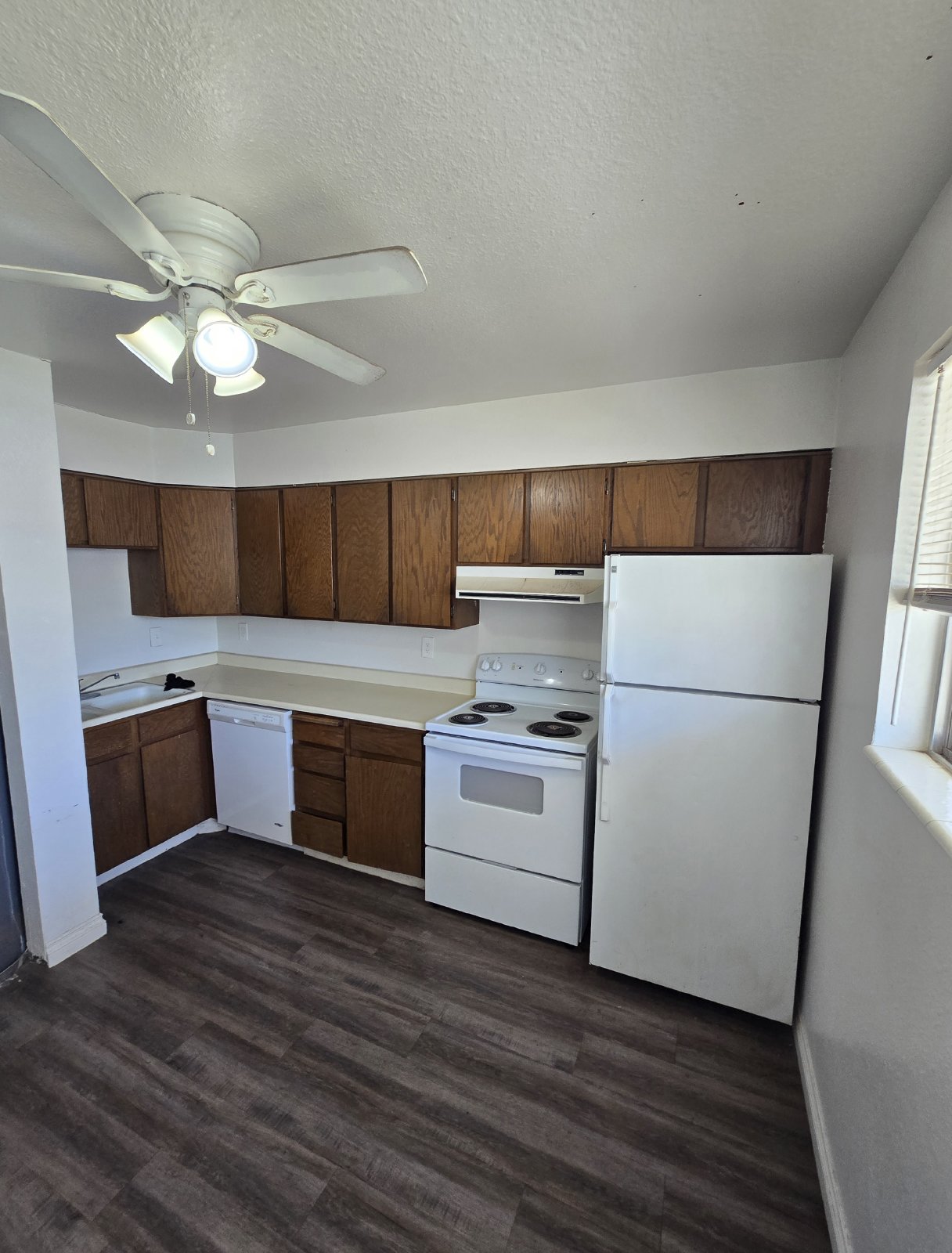 2 Bedroom, 1 Bath duplex in Magna! property image