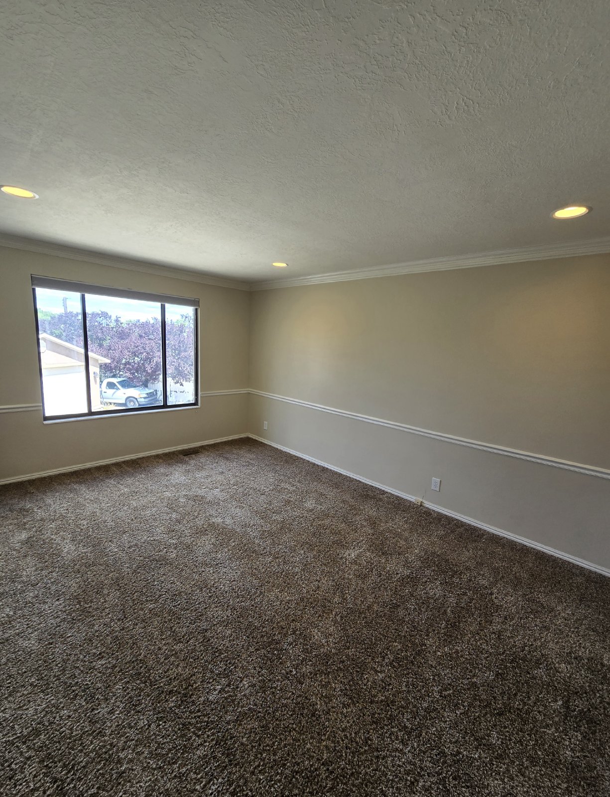 6 Bedroom Bountiful Home! property image