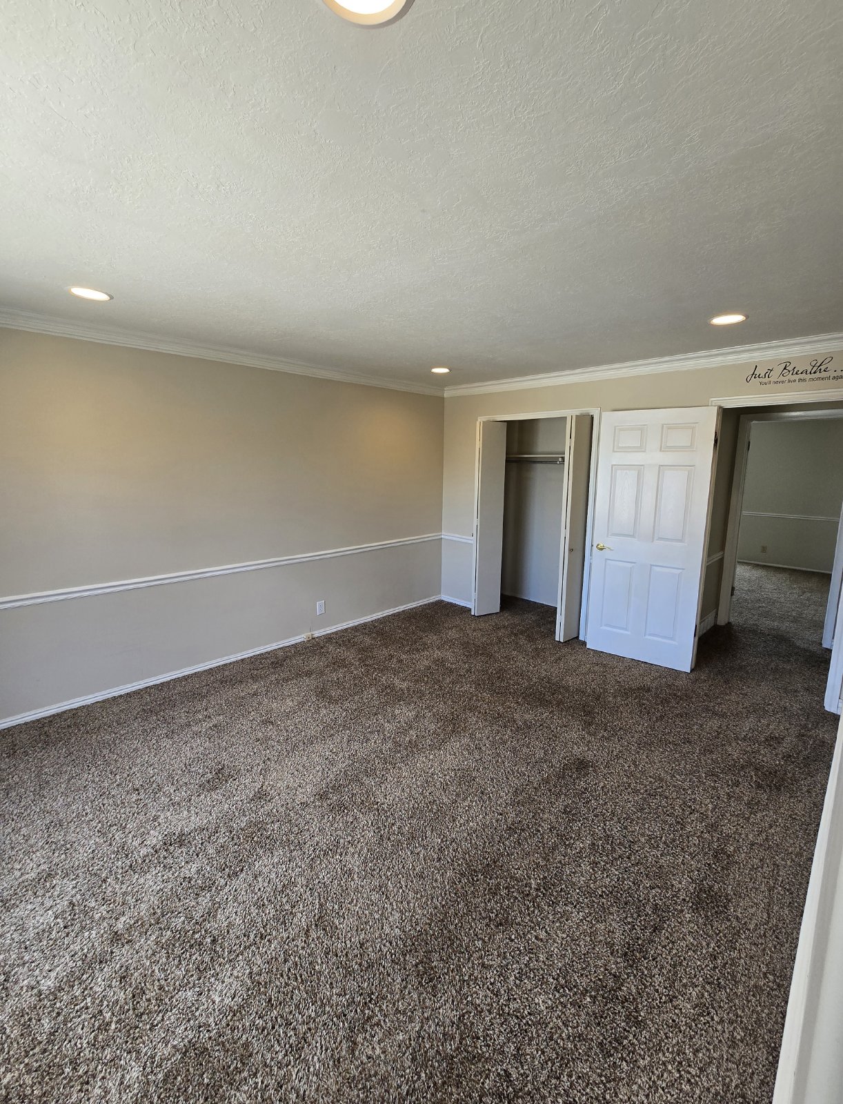 6 Bedroom Bountiful Home! property image