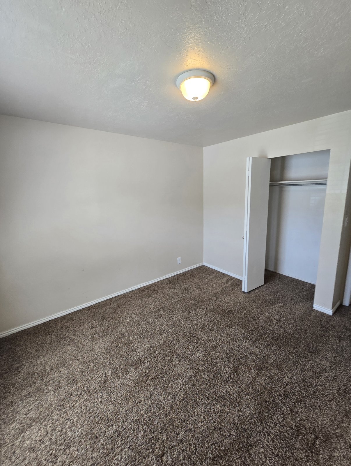 6 Bedroom Bountiful Home! property image