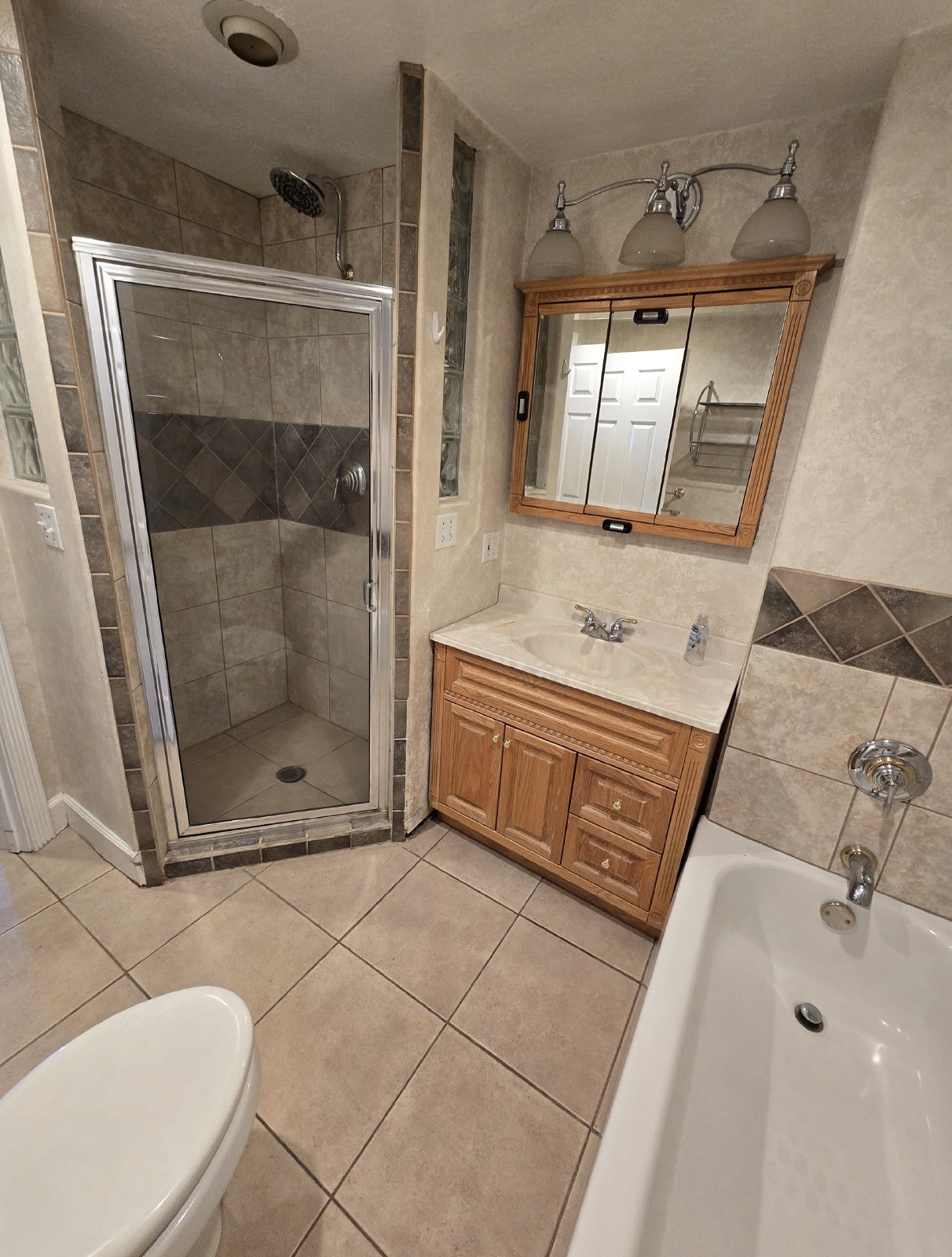 6 Bedroom Bountiful Home! property image