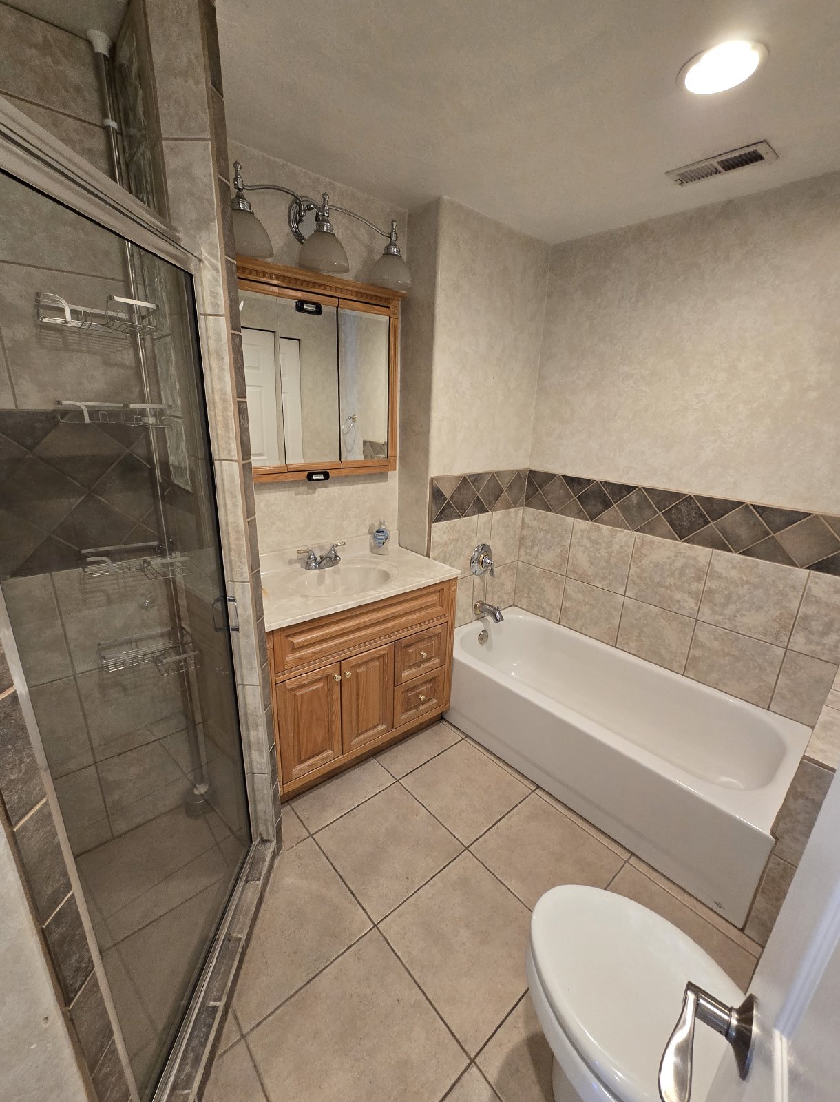 6 Bedroom Bountiful Home! property image
