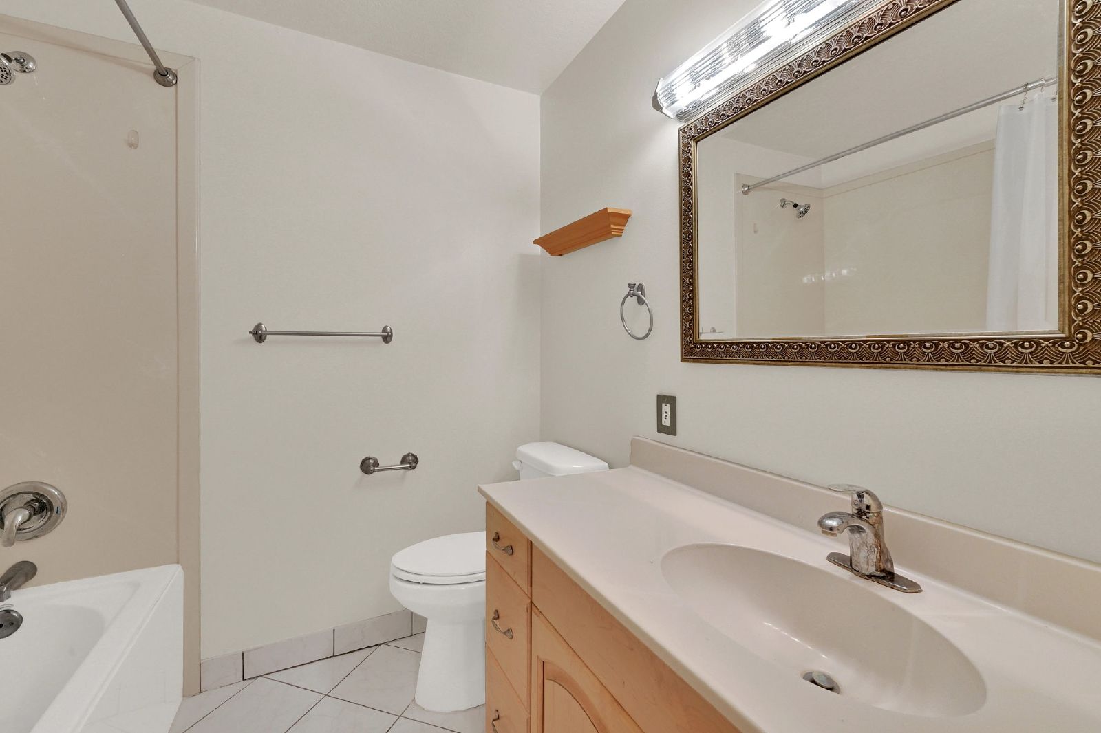 Spacious 6 Bedroom Bountiful Home! property image