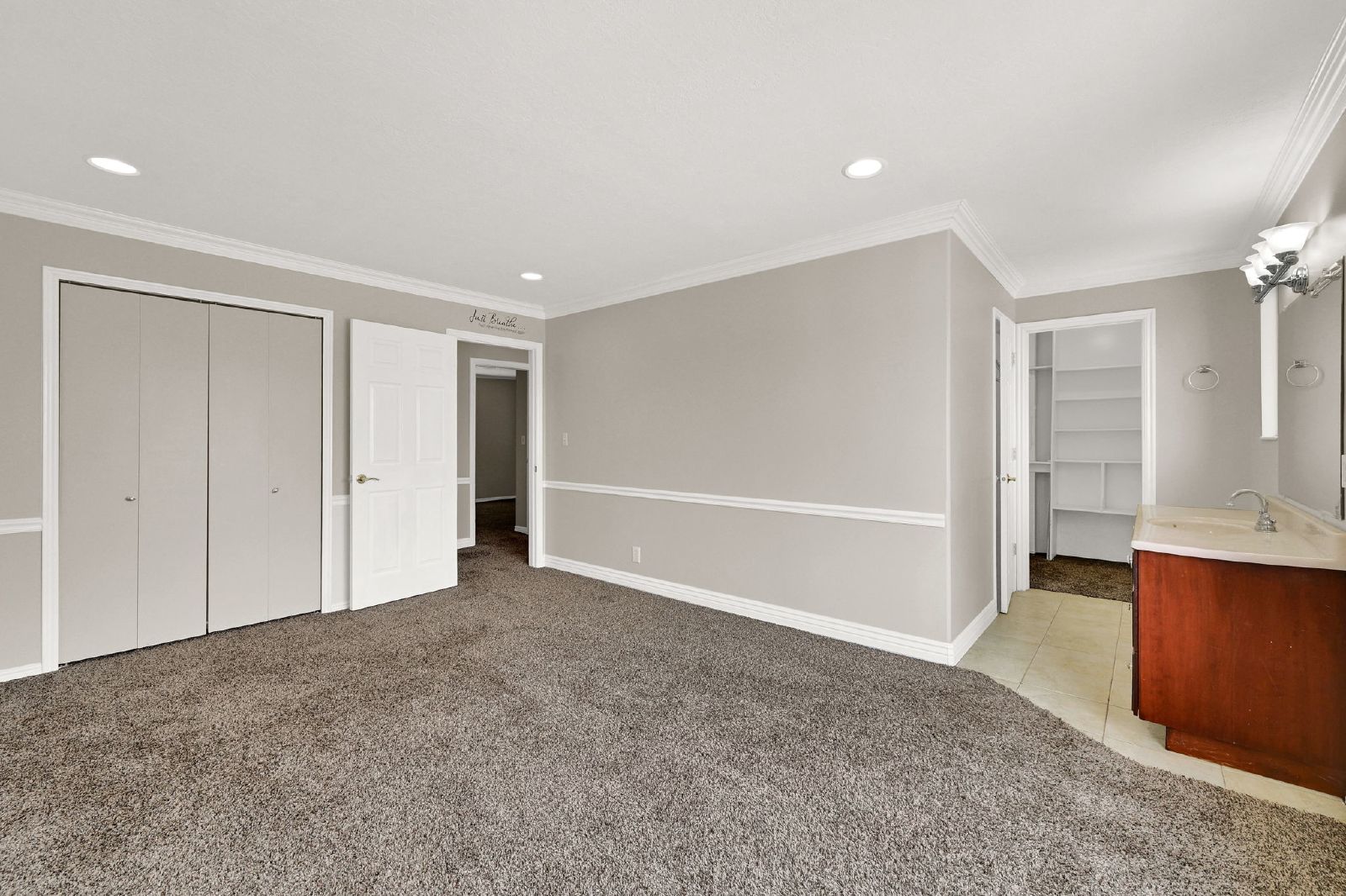 Spacious 6 Bedroom Bountiful Home! property image