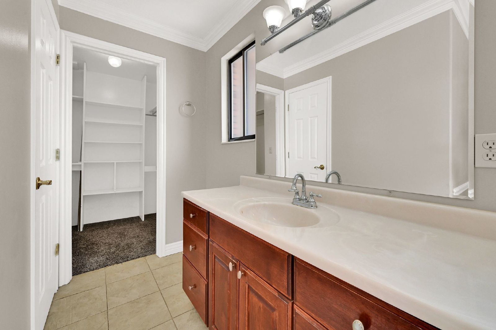 Spacious 6 Bedroom Bountiful Home! property image