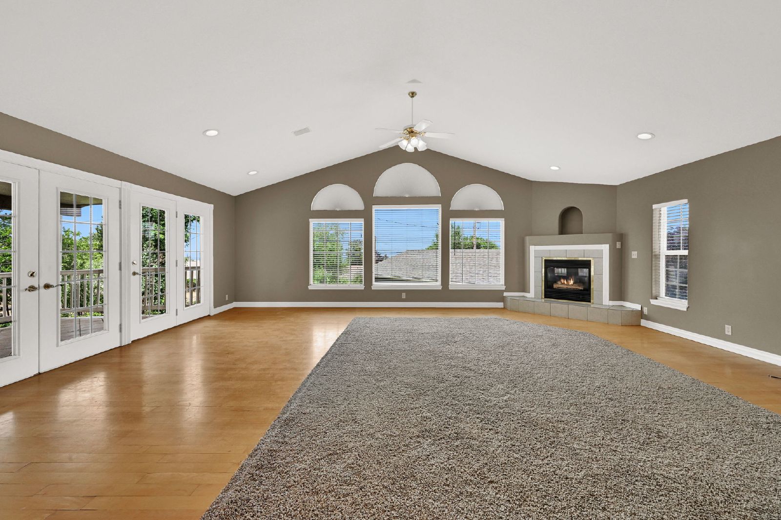 Spacious 6 Bedroom Bountiful Home! property image