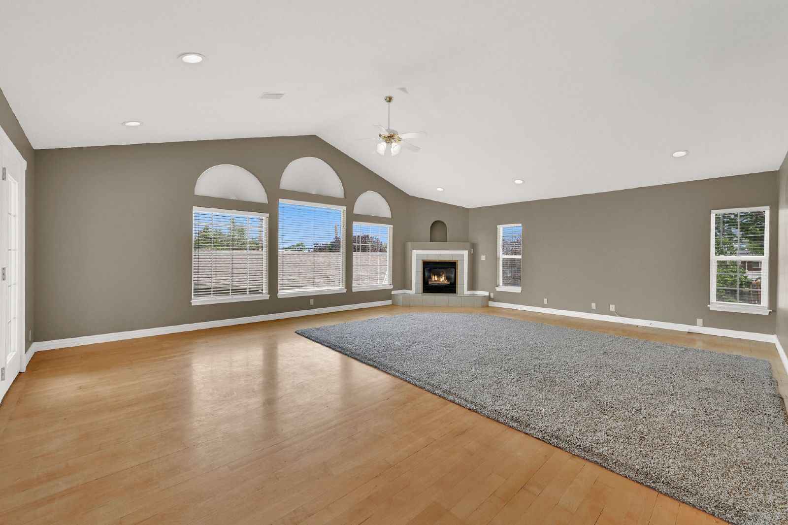 Spacious 6 Bedroom Bountiful Home! property image