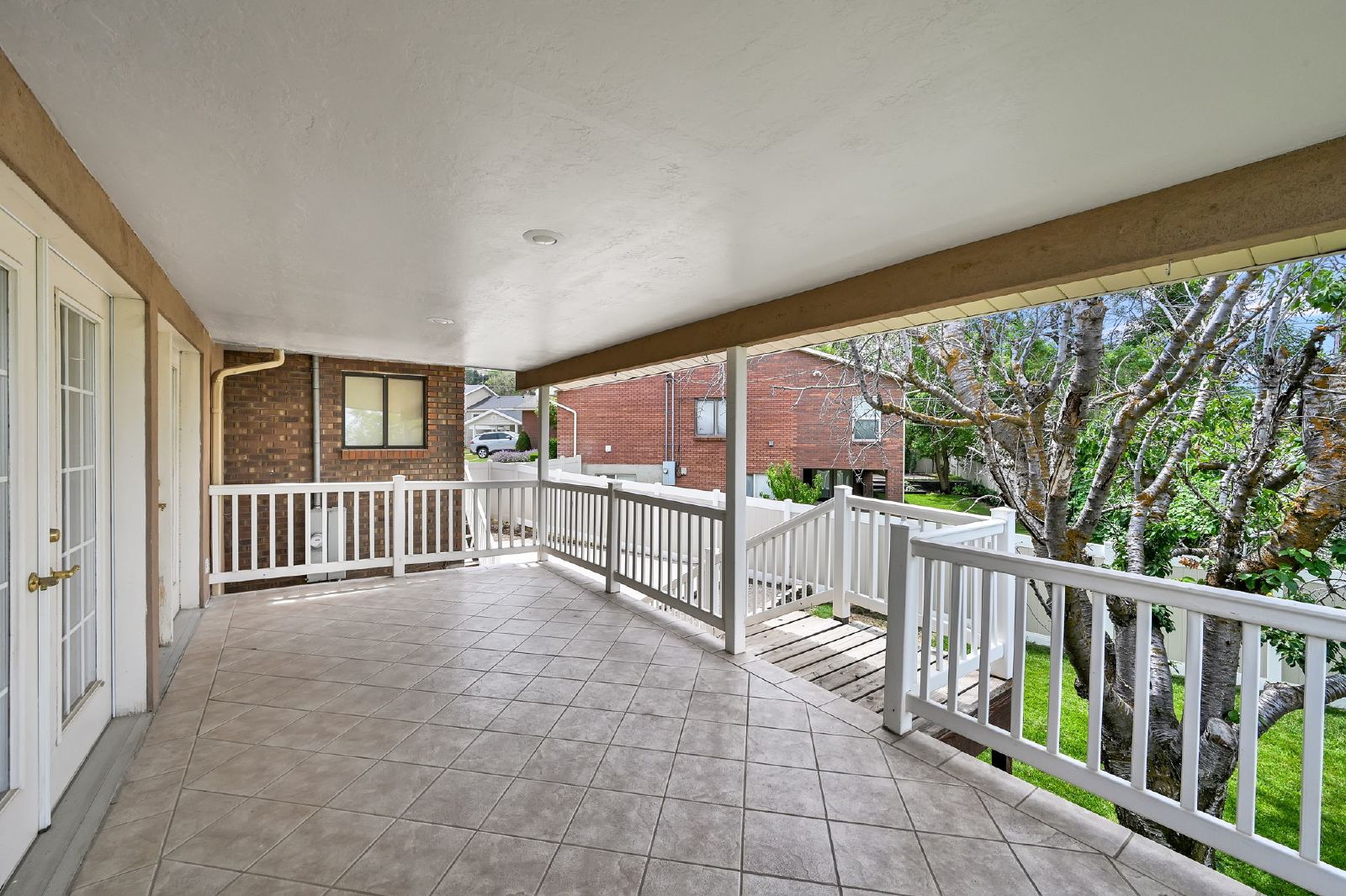 Spacious 6 Bedroom Bountiful Home! property image