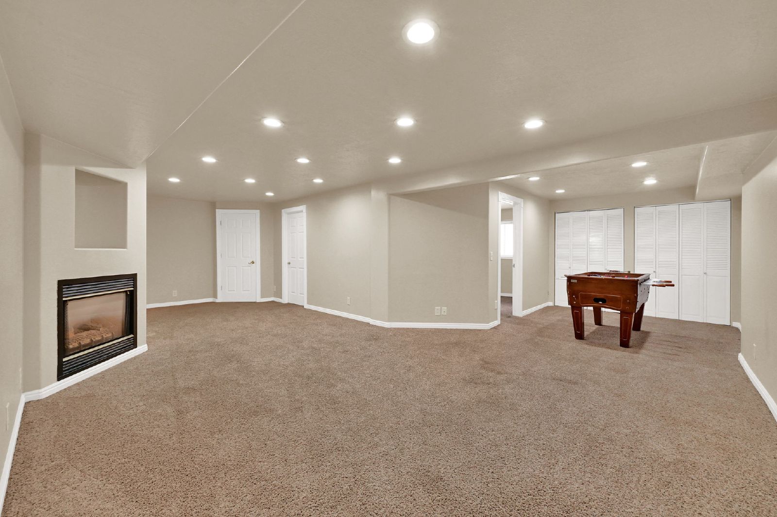 Spacious 6 Bedroom Bountiful Home! property image
