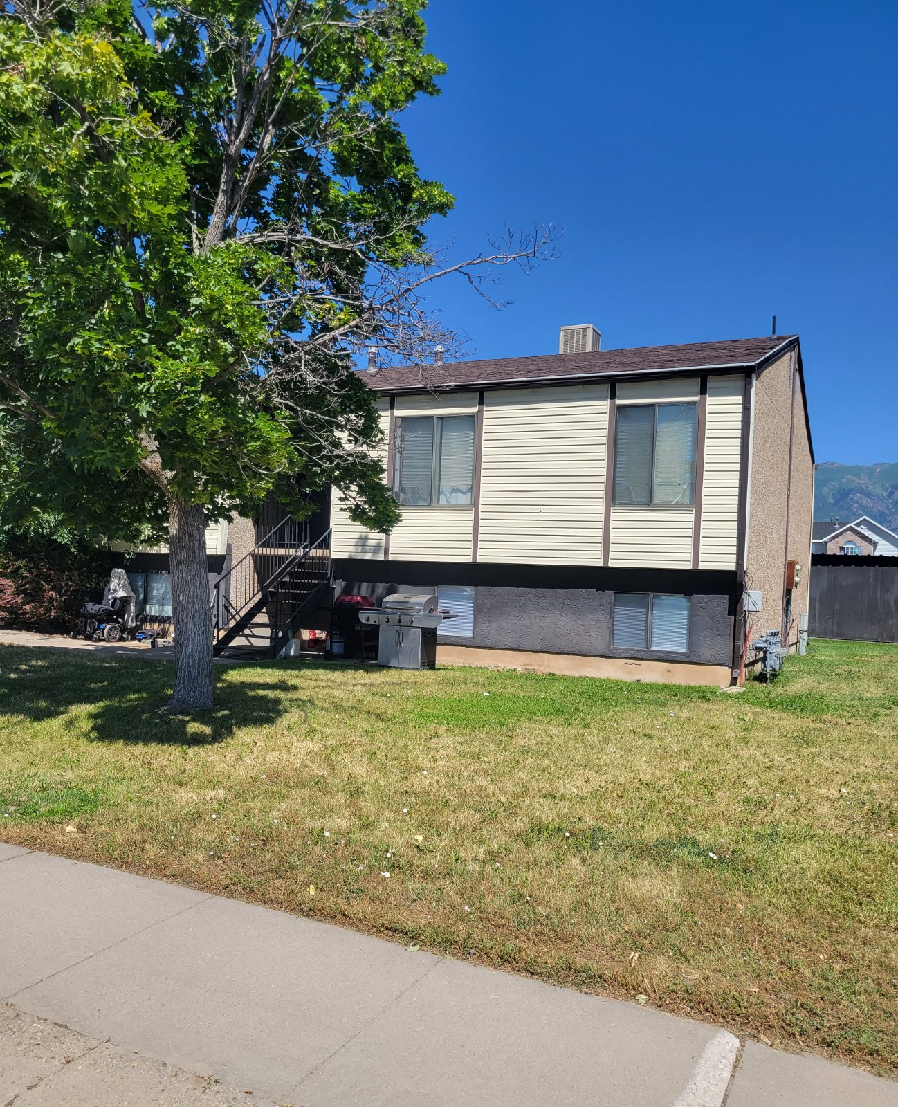 2 Bedroom Layton Multiplex! property image