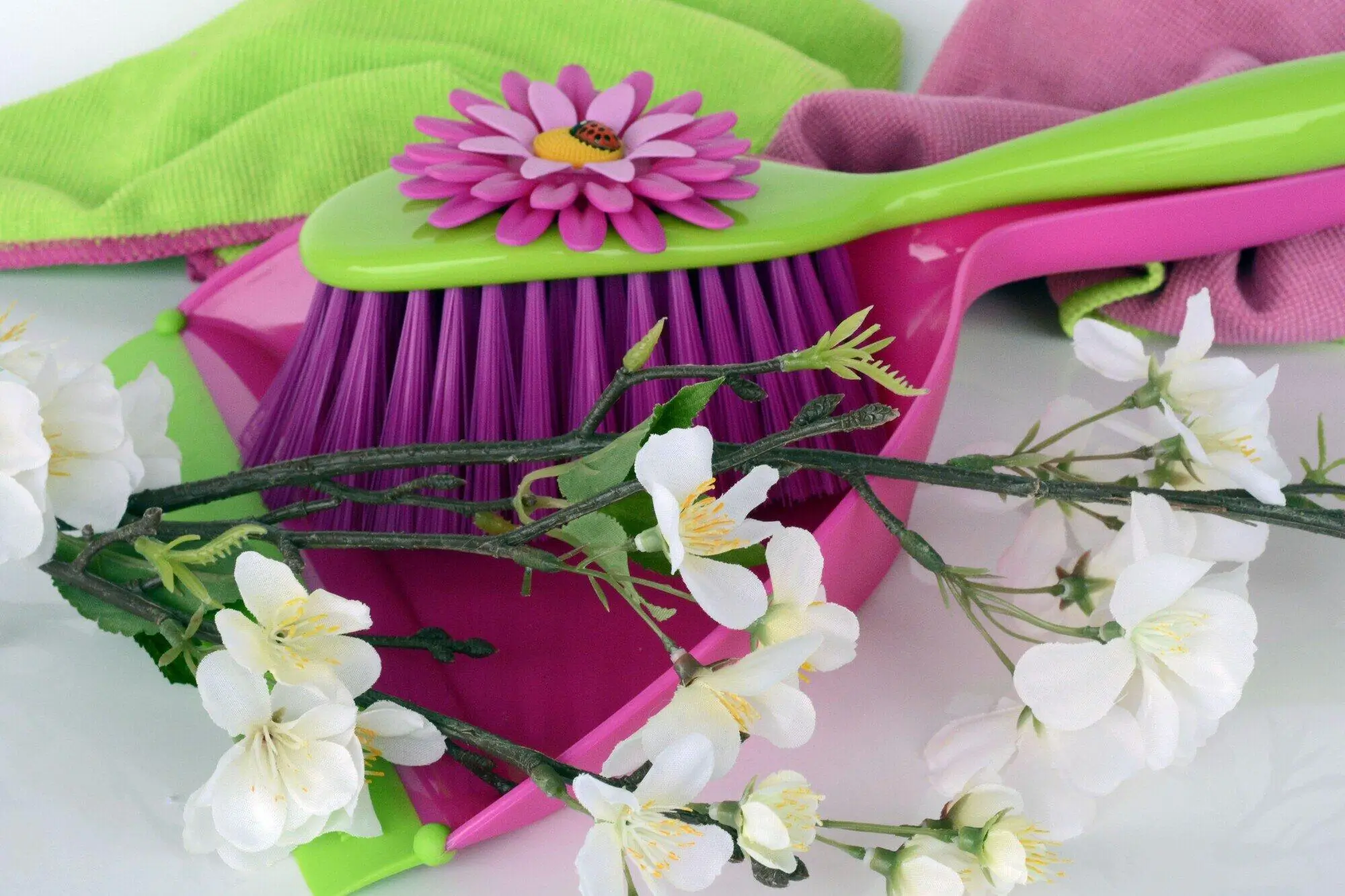 Eco-Friendly Cleaning Practices for Vacation Homes: Sustainable Solutions in Hooper, UT